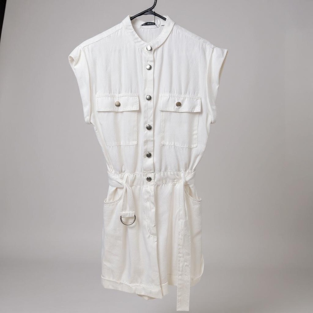 Zara women’s White Sleeveless Romper size small - Picture 2 of 3